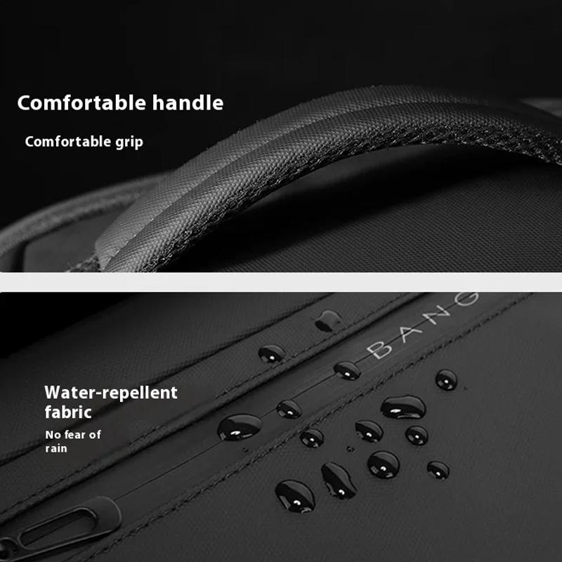 Large Capacity Sports Shoulder Bag With Wet / Dry Separation