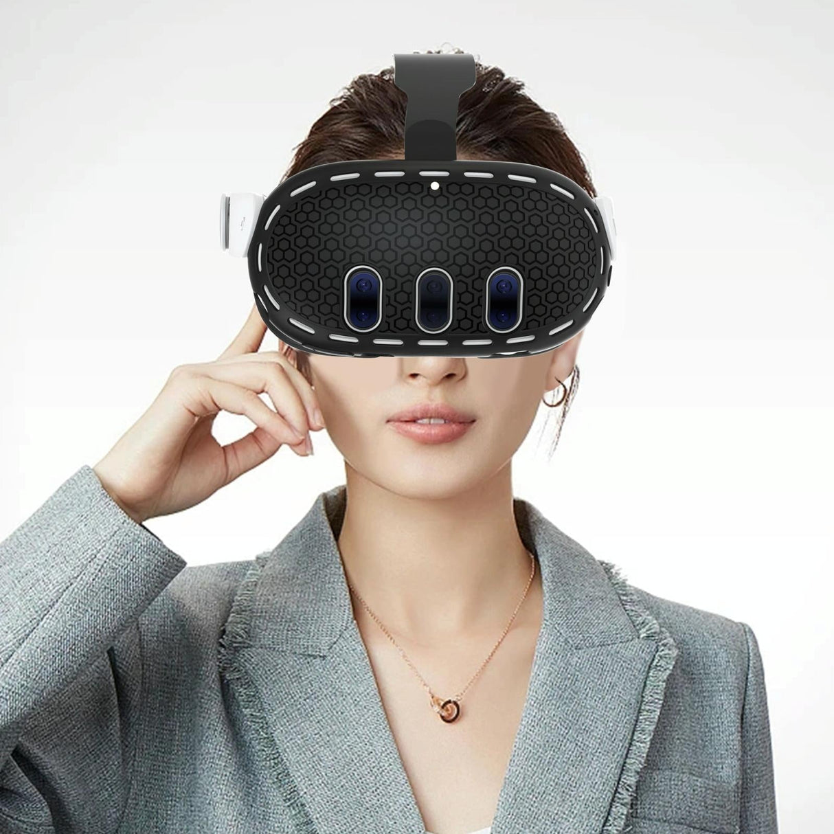 Silicone Vr Host Case for Meta Quest 3 - Fits All Sizes - White