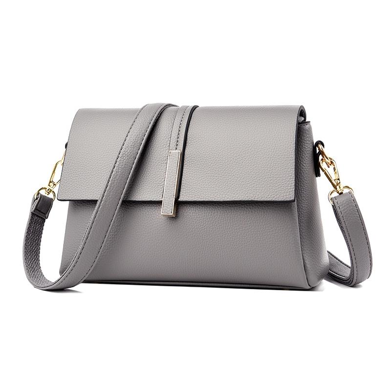 Spacious Women Shoulder Bag For Commuting - Red Wine