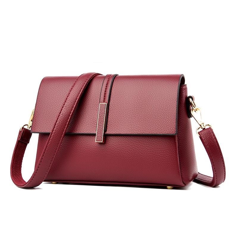 Spacious Women Shoulder Bag For Commuting - Red Wine