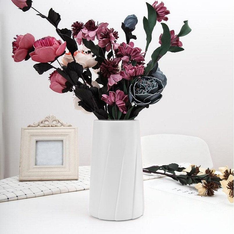 Creative Plastic Vase for Modern Decor - Simple Design - Pink