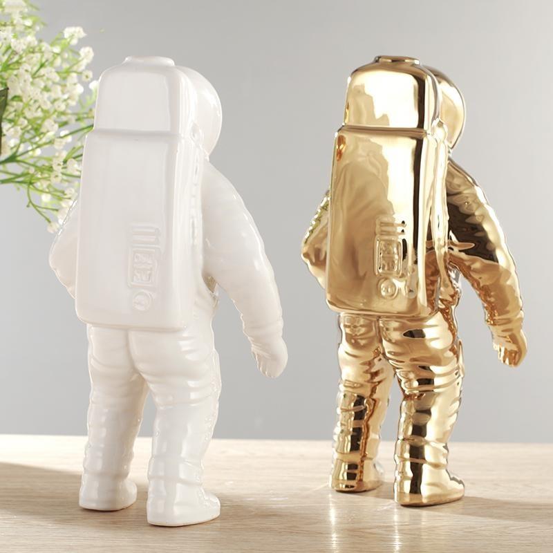 Spacewalker Ceramic Vase with Dried Flowers - Tabletop Decor Tool - Silver