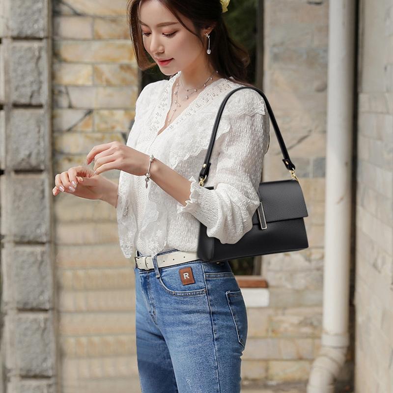 Spacious Women Shoulder Bag For Commuting - Blue