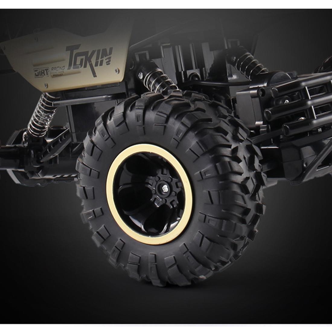 37cm Remote Control Bigfoot Climbing Car - 1 12 Alloy 4wd Cross-country Toy - Green