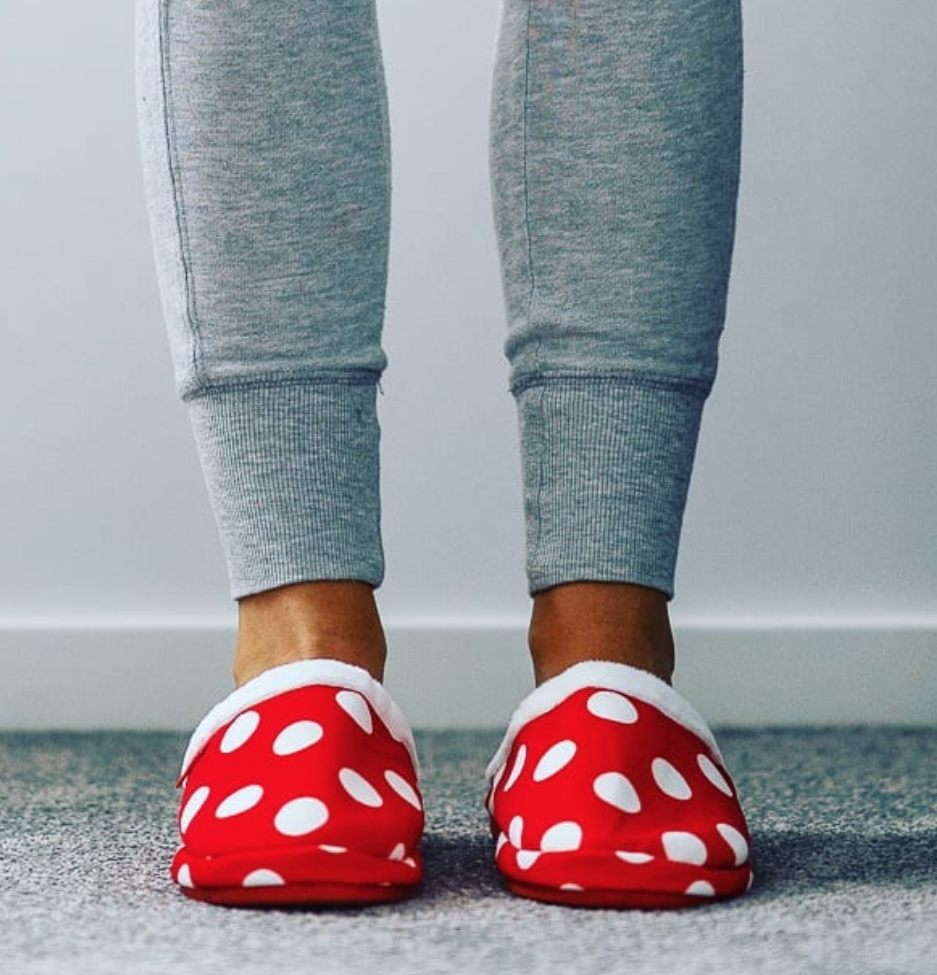 ARCHLINE Orthotic Slippers Slip On Scuffs Pain Relief Moccasins - Red Polka Dot - EUR 38 (Womens US 7)