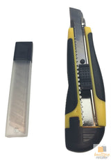 12x BOX CUTTERS Knife Retractable Blade Snap Off Razor 18mm Durable Opener BULK - Close-Up Angle