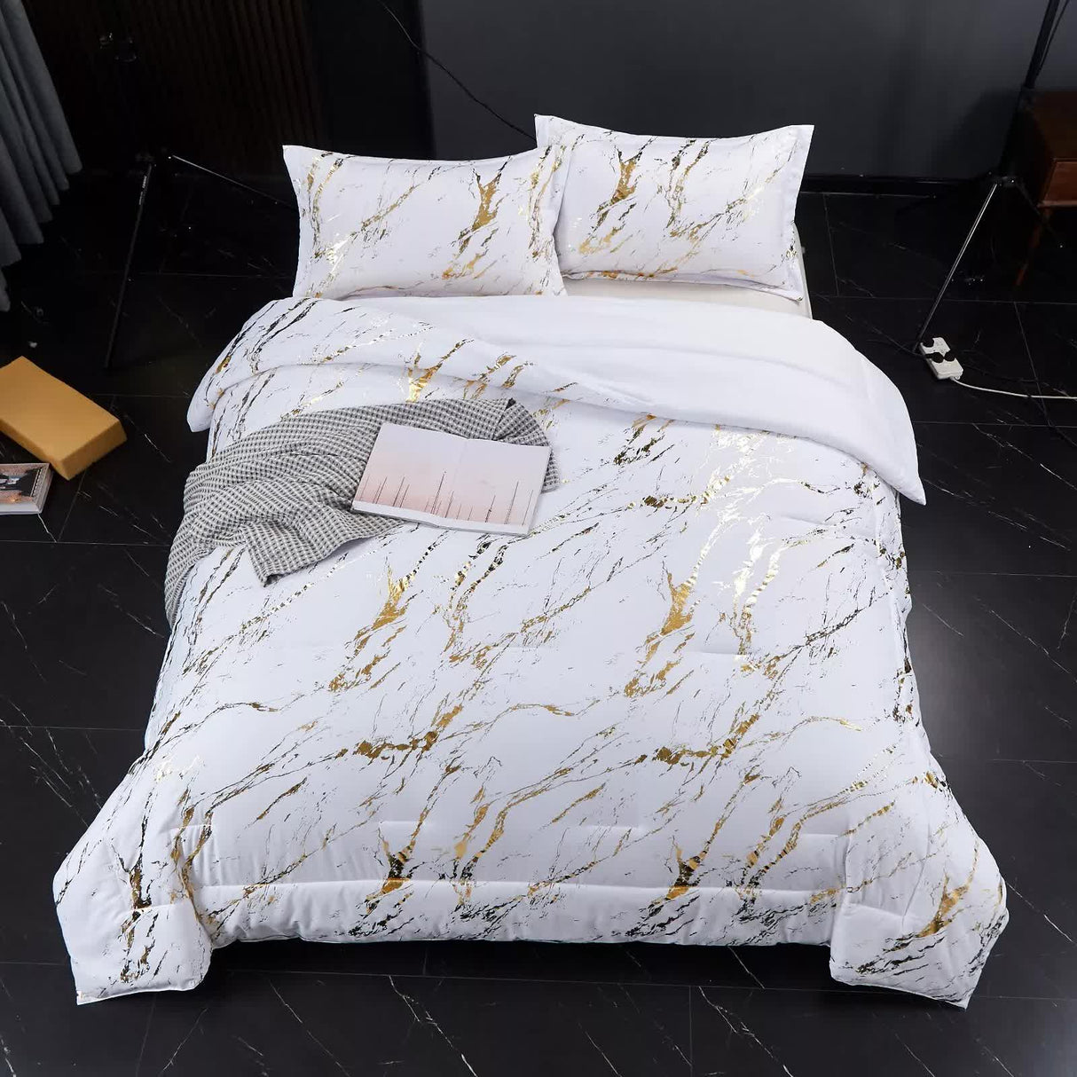 Cloud Rest Bedding Collection ??Minimal 3??iece Comforter
