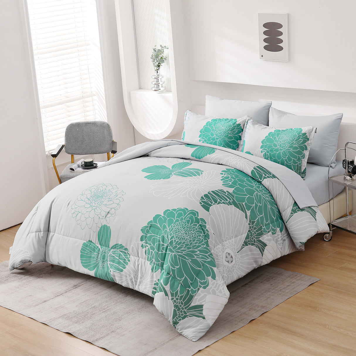 Floral Elegance Ultra-Soft Comforter Set, Queen/King Size, with Pillowcases for Year-Round Comfort