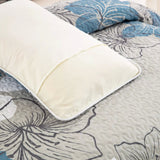 Intricate Quilted Coverlet and Pillowcases Set: Artistry in Every Stitch - Queen size - Close-Up Angle
