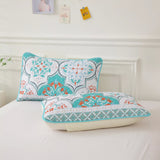 Opulent Quilted bedspread and pillowcovers set: Add a Touch of Elegance - Queen size - Low Angle