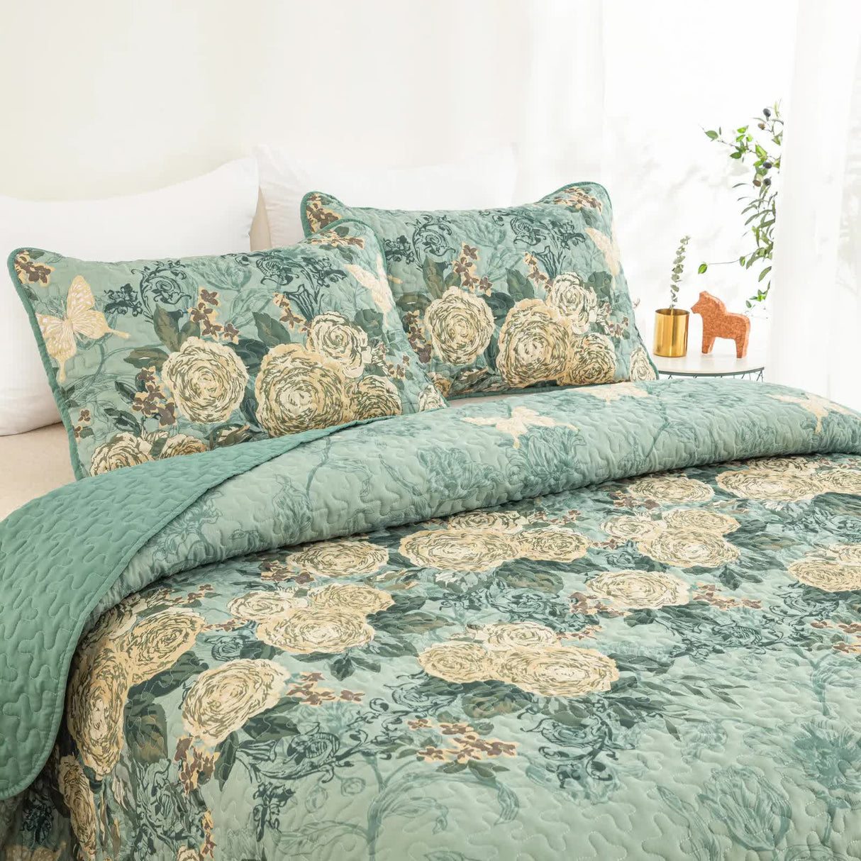 Meadow Butterfly Green Quilted Bedspread Set with Floral Details and Pillowcases