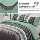 Neutral Quilted bedspread and pillowcovers set: Versatile Style - Queen size - Rear View