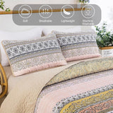 Crafted Quilted Bedspread and Pillowcases Set: A Testament to Skilled Craftsmanship - Queen size - Low Angle