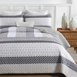 Bespoke Quilted Bedspread and Pillowcases Set: Tailored Luxury for Your Home - Queen size - Low Angle