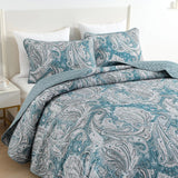 Vintage Quilted bedspread and pillowcovers set: Nostalgic Appeal - Queen size - Top-Down View