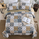Retro Charm Queen Bedspread Set with Bold Checkered Design - Low Angle