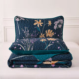 Abstract Quilted coverlet and pillowcovers set: Unique and Artistic - Queen size - Extra Image