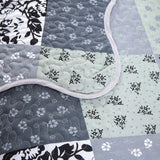 Vivacious Quilted bedspread and pillowcovers set: Full of Life and Energy - Queen size - Close-Up Angle