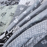 Vivacious Quilted bedspread and pillowcovers set: Full of Life and Energy - Queen size - Low Angle