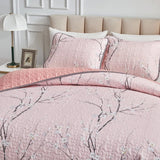 Versatile Quilted Coverlet and Pillowcases Set: Adapts to Every Season - Queen size - 45-Degree Angle