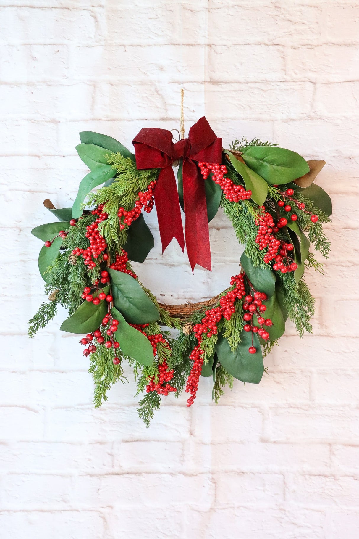 BERRY CEDAR WREATH GREEN RED 40CM - X3441 (Box of 1pcs)