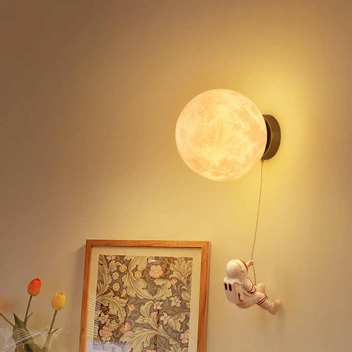 Astronaut Moon Wall Lamp with Warm Light,Diameter 20cm