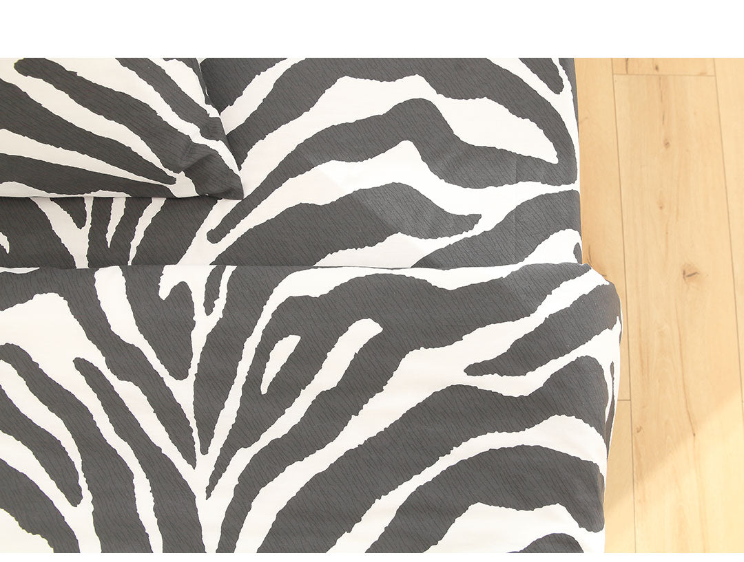 Leopard Duvet Cover - 3 Piece Bedding Set (with Corner Ties)Quilt cover 200cm x 230cm, pillowcase 51 x 92cm