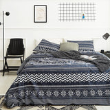 Luxurious Black Chevron 3-Piece Polyester Duvet Cover Set with 2 Pcs Pillowcases – Elegant Bedding, Machine Washable, 173x230cm Duvet + 51x76cm Pillowcases - Close-Up Angle