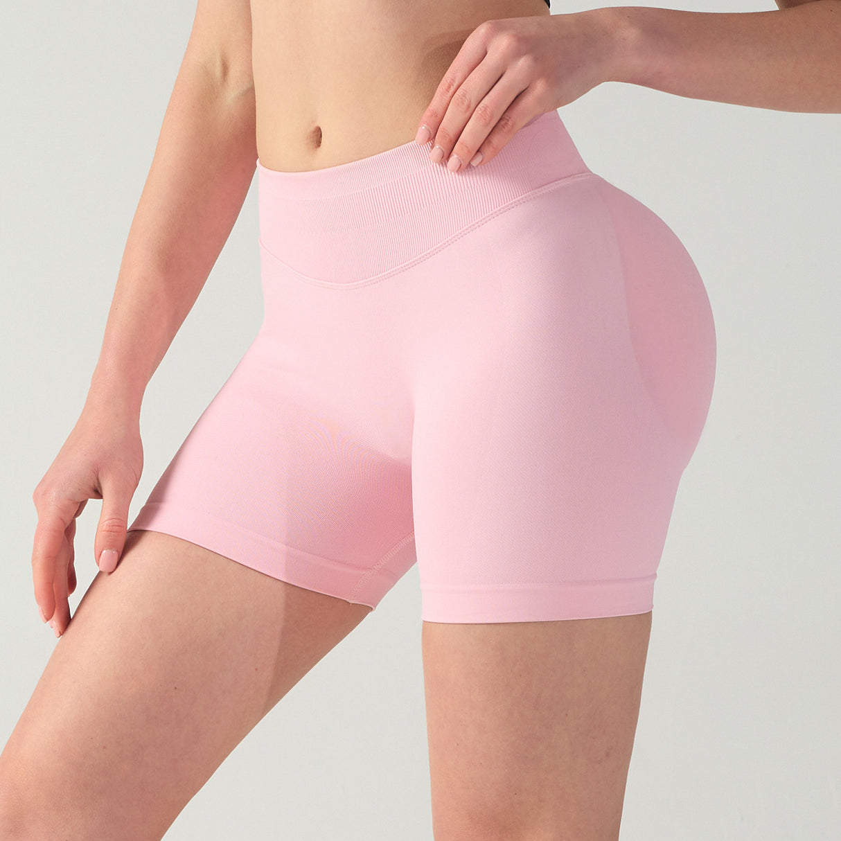 L Rose Red High-Elastic Hip Yoga Shorts - Seamless Mid-Intensity Pilates Workout Shorts