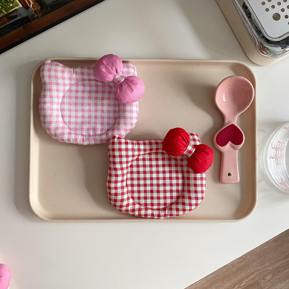 Korean INS Kitty Quilt Insulation Pad, Cute Fabric Kitchen Mat, Desktop Decoration (Red)