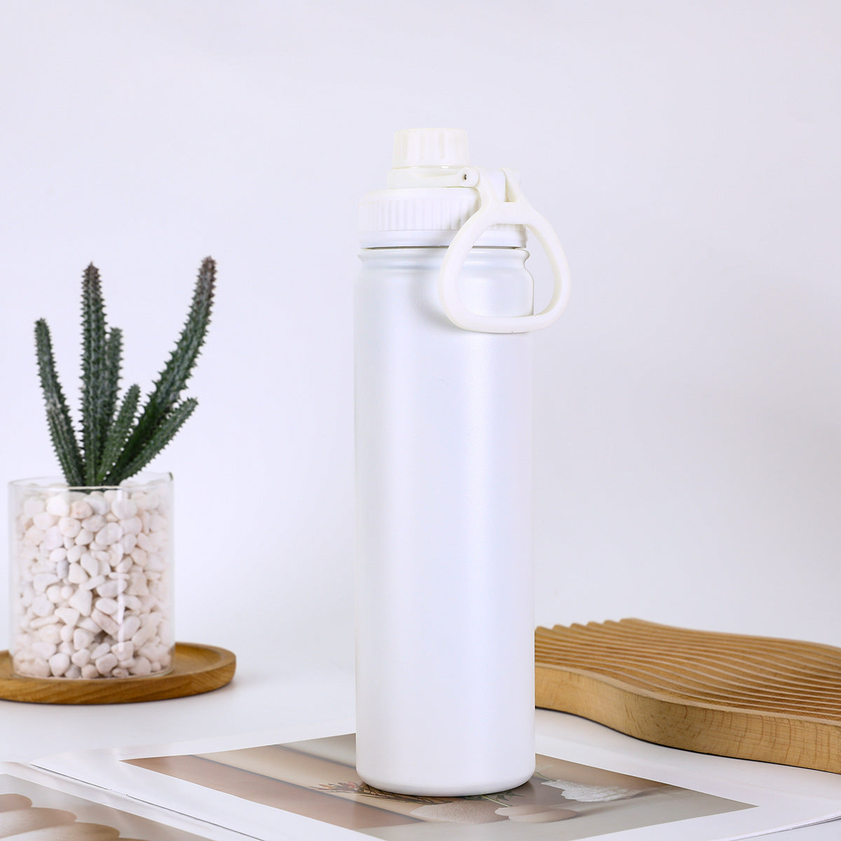 White Portable Travel Thermos Bottle - Leakproof Stainless Steel Flask with Carry Handle (22oz - 660ml)