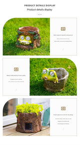 Frog Solar Light Planter - Resin Succulent Pot with Glowing Eyes (Stump frog) - Top-Down View