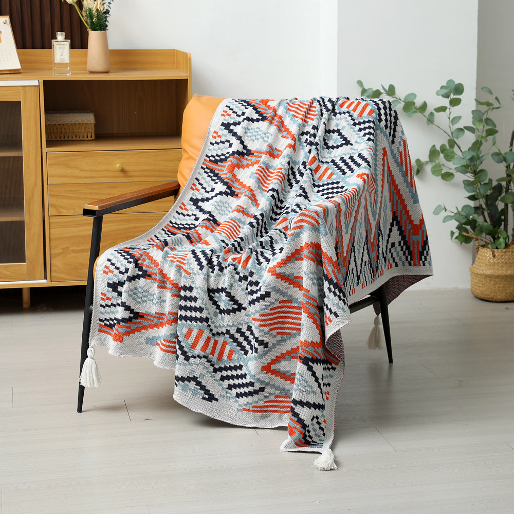 Red-blue Bohemian Knitted Sofa Blanket, 130 x 170 cm, 900g, Ideal for Hotel and Nap Use