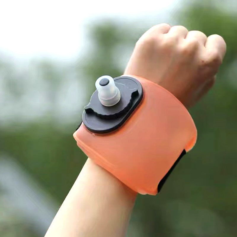 Wearable Sports Wrist Water Bottle - 200ml BPA-Free Silicone Flask with Adjustable Strap & Bite Valve(Black)