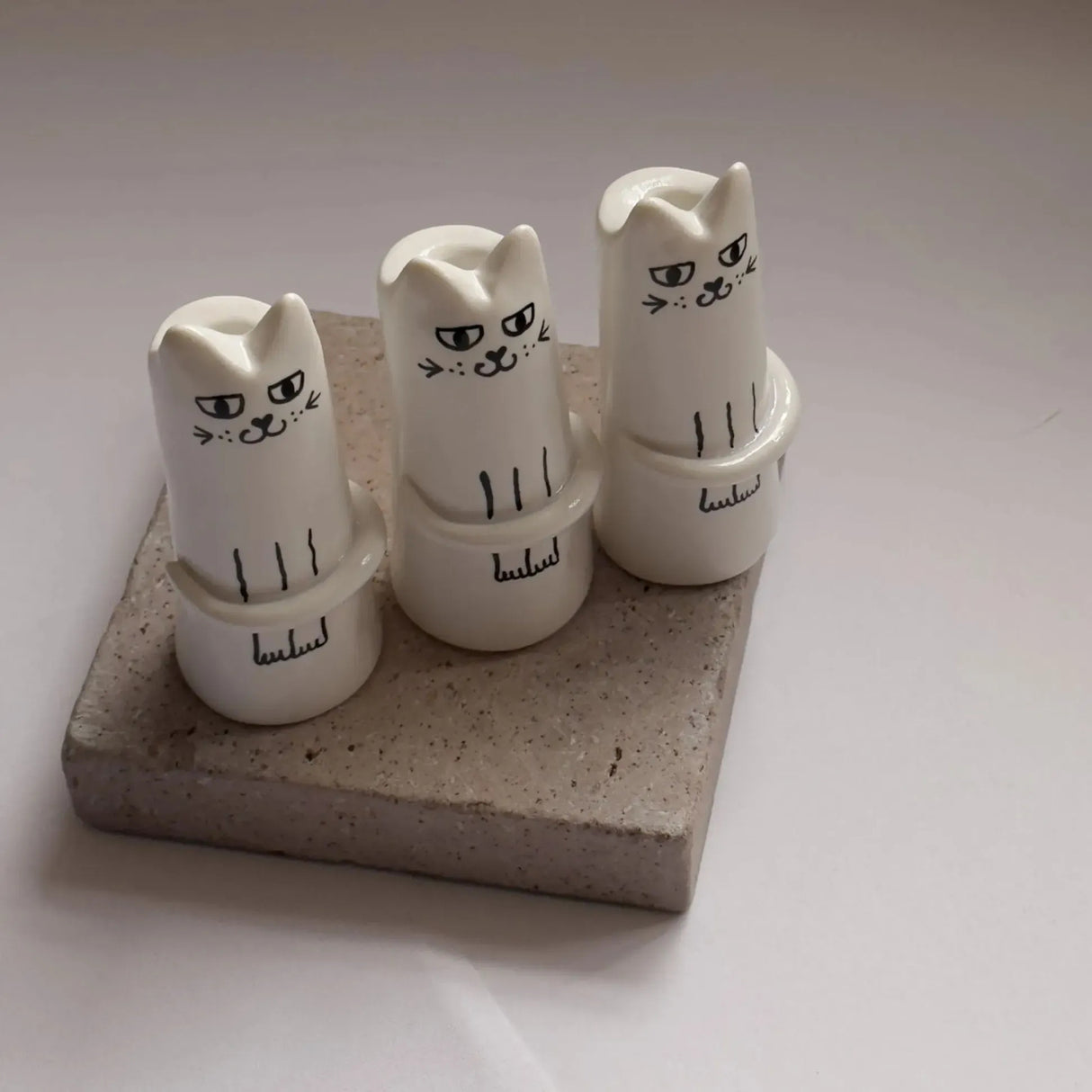 3 Pcs White And Black Adorable Sassy Cat Mini Bud Vase - Whimsical Resin Figurine Flower Holder for Single Stem - Cute Home & Desk Decor Accent