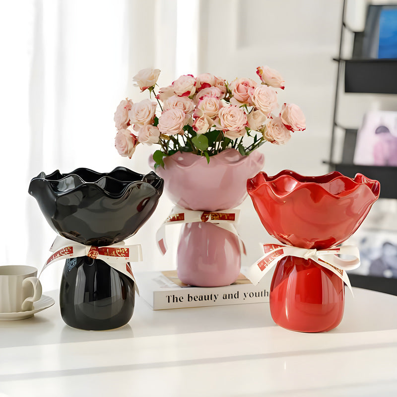 Handcrafted Minimalist Ceramic Vase - Artistic Home Decor Centerpiece(black)