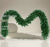 Classic Green Lush Artificial Christmas Garland - 2.7m Green Pine Vine with 280 Tips for Holiday Decor - 45-Degree Angle