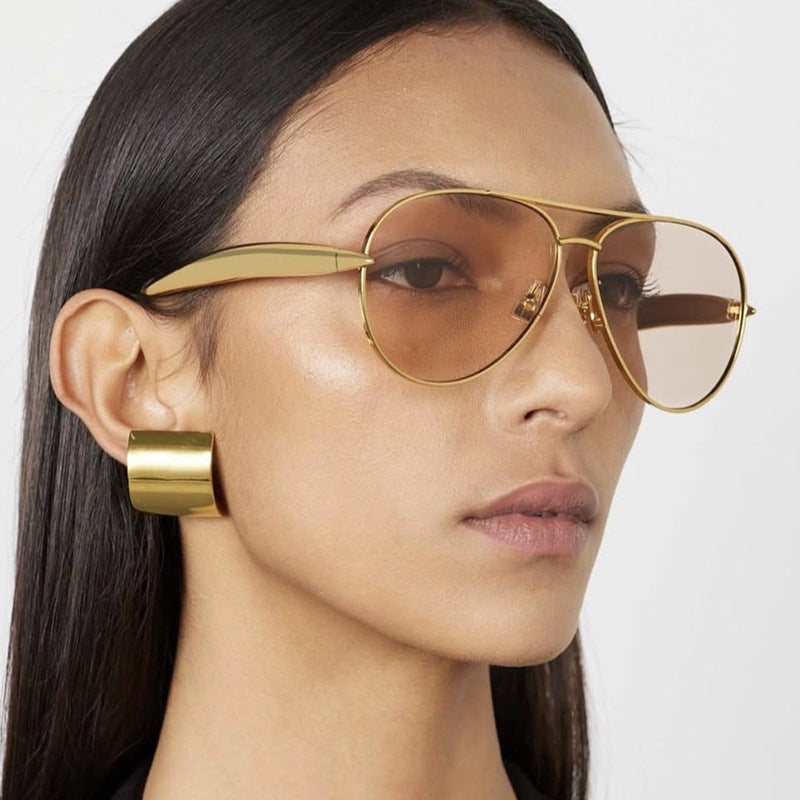 Style C1 Gold Frame Champagne Lenses Chic Oversized Aviator Sunglasses - Retro Metal Frame with UV400 Protection for Women