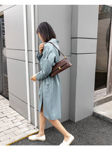 Brown Elegant Vintage Baguette Shoulder Bag - Chic PU Leather Underarm Purse with Gold Clasp - Close-Up Angle
