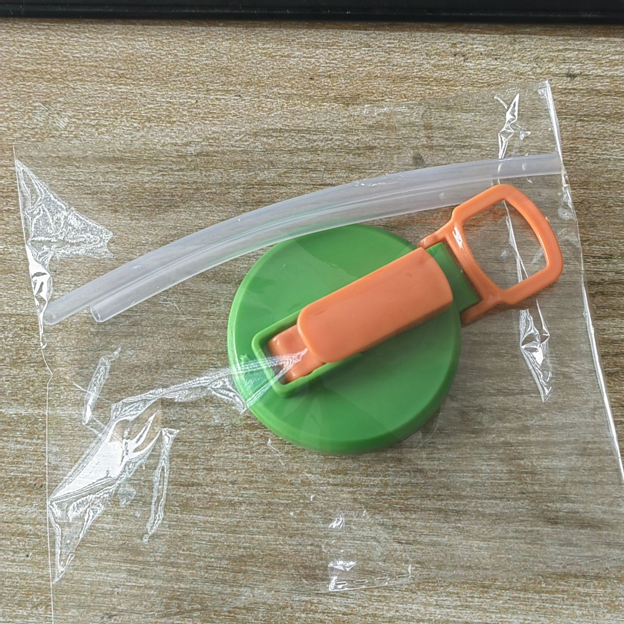 4-piece(Purple and Grey and Green and Blue) Reusable Soda Can Lid with Straw and Carrying Handle - Spill-Proof Plastic Can Cover for Standard 2.13 Inch Cans, Portable Beverage Protector with Flip-Top Design, BPA-Free Drink Can Converter for Outdoor Partie