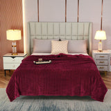 100*150cm Red Solid Colour Flannel Throw Blanket - Thick Double-Sided Fleece with Ribbed Texture - Soft throw blanket& Lightweight for Sofa, Bed, Office Nap, Air-Conditioned Rooms - Durable, Machine Washable, Non-Shedding