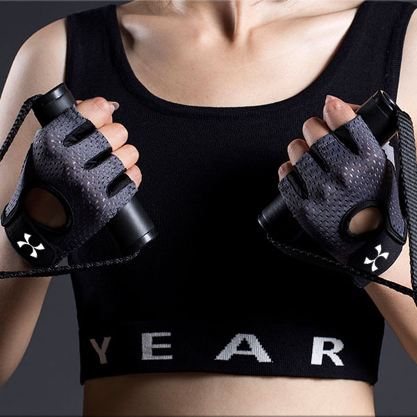 Black Half Finger Fitness Gloves - Anti-Slip Breathable Gym Training Gloves for Weightlifting Cycling(Size:M)
