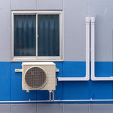 VEVOR Mini Split Line Set Cover 76.2mm W 2270mm L, PVC Decorative Pipe Line Cover For Air Conditioner with 2 Straight Ducts & Full Components Easy to Install, Paintable for Heat Pumps, White - Low Angle