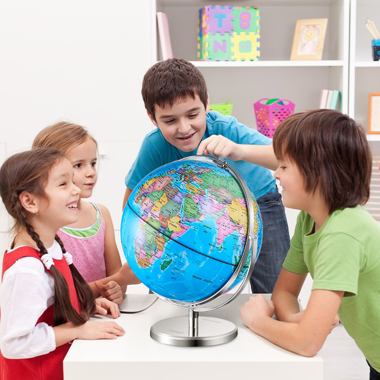 VEVOR Illuminated World Globe with Stand, 330.2 mm, Educational Earth Globe with Stable Heavy Metal Base and LED Constellation Night Light HD Printed Map, Spinning for Kids Classroom Learning