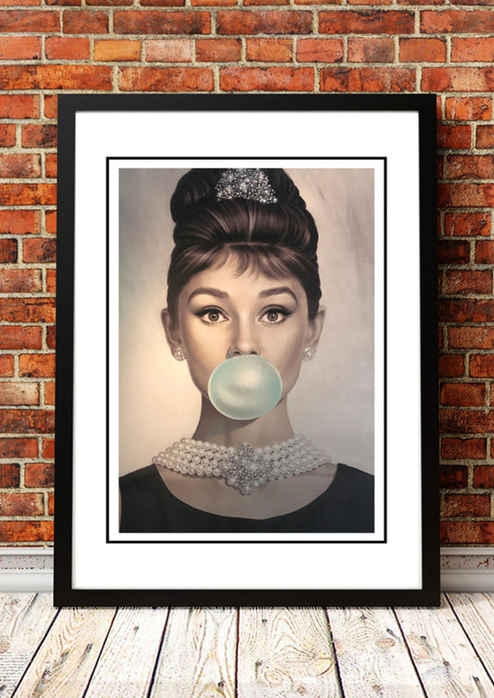 Audrey Hepburn ??ubblegum??Pop Art Poster - Framed A3