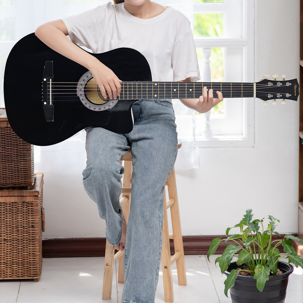 Karrera 38in Cutaway Acoustic Guitar with Carry Bag - Black