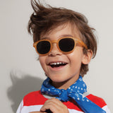 IZIPIZI kids sunglasses Junior Collection C - For 5-10 YEARS Sunset Pink - Close-Up Angle
