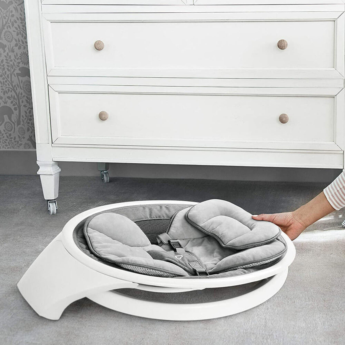 Bluetooth-Enabled Munchkin Infant Swing with Soothing Sounds and Side-to-Side Motion