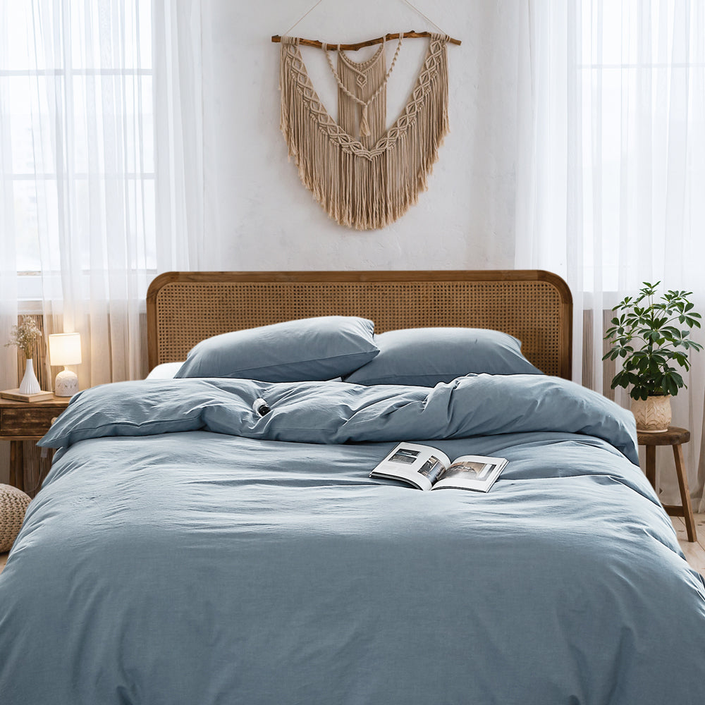 Serene Blue Plush Cotton Quilt Set for Queen Size Beds