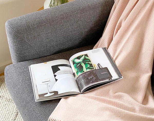 Chiswick Elegant Cashmere-Merino Blend Throw - Soft Blush